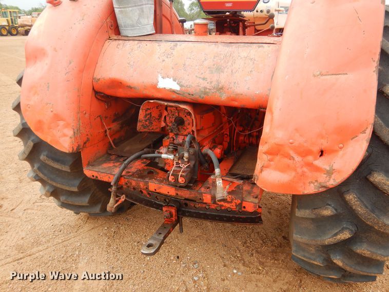 image for item LT9777 Case 930 Comfort King  tractor