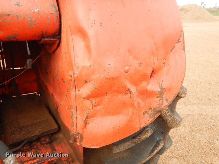 image for item LT9777 Case 930 Comfort King  tractor