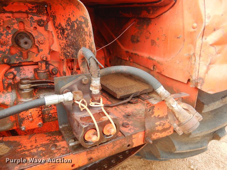 image for item LT9777 Case 930 Comfort King  tractor