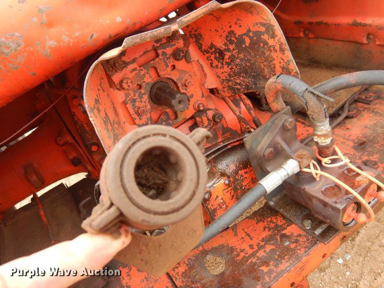 image for item LT9777 Case 930 Comfort King  tractor