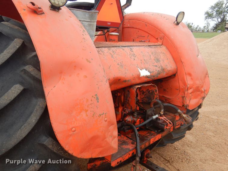 image for item LT9777 Case 930 Comfort King  tractor