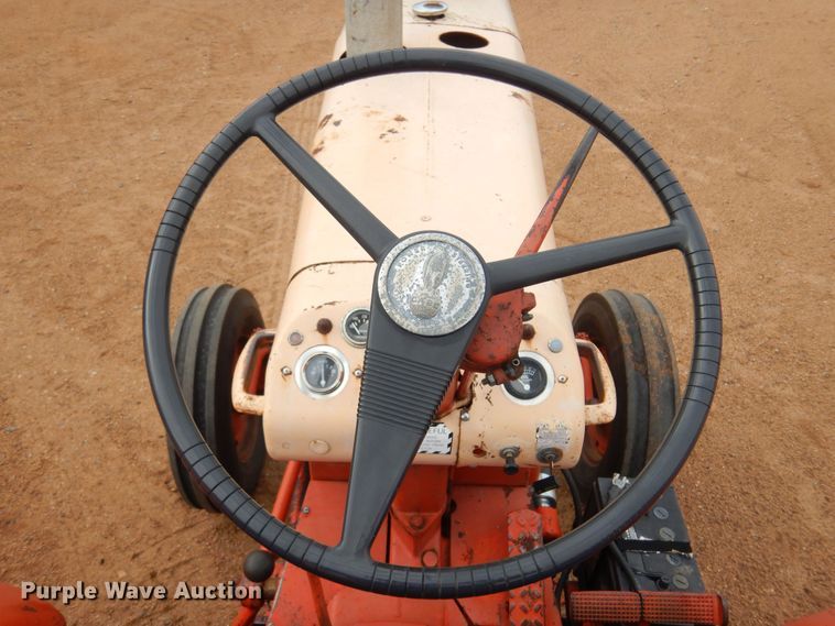 image for item LT9777 Case 930 Comfort King  tractor