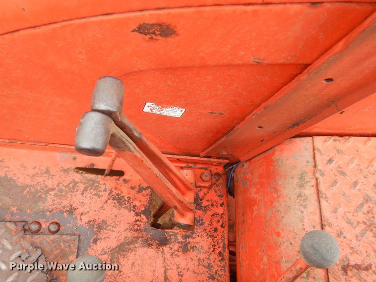 image for item LT9777 Case 930 Comfort King  tractor