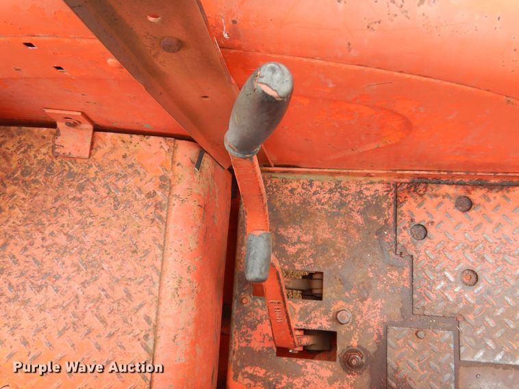 image for item LT9777 Case 930 Comfort King  tractor