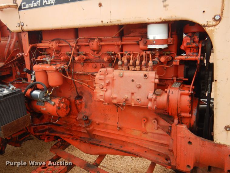 image for item LT9777 Case 930 Comfort King  tractor