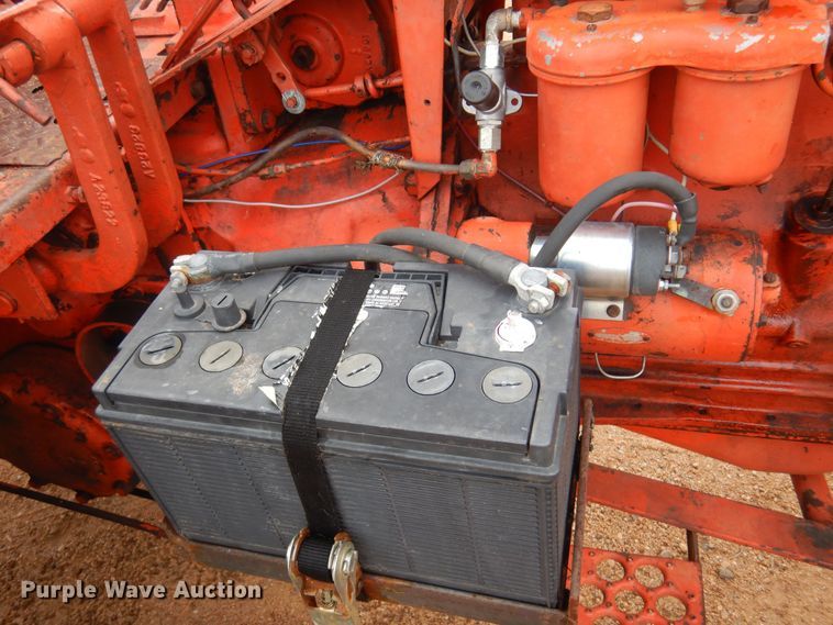 image for item LT9777 Case 930 Comfort King  tractor