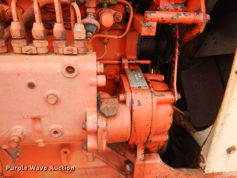 image for item LT9777 Case 930 Comfort King  tractor