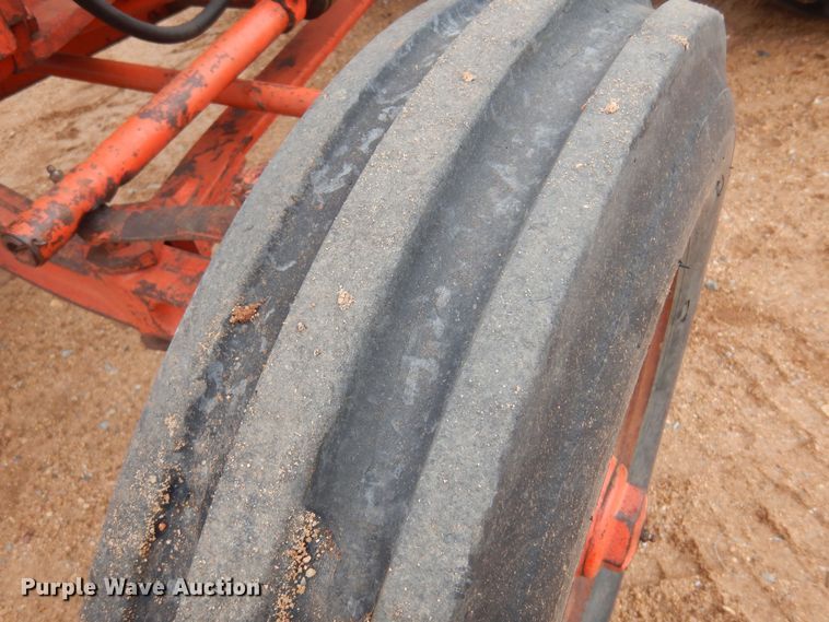 image for item LT9777 Case 930 Comfort King  tractor