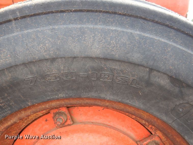 image for item LT9777 Case 930 Comfort King  tractor