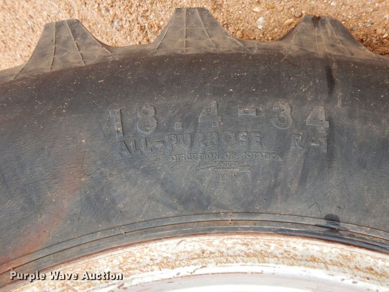 image for item LT9777 Case 930 Comfort King  tractor