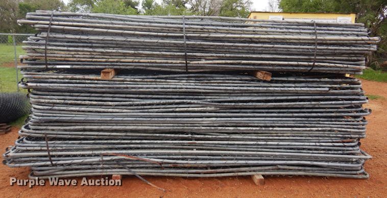 image for item LT9778 Approximately 52 fence panels