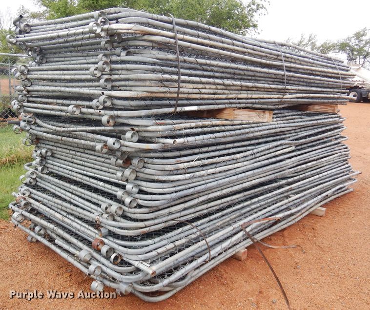 image for item LT9778 Approximately 52 fence panels