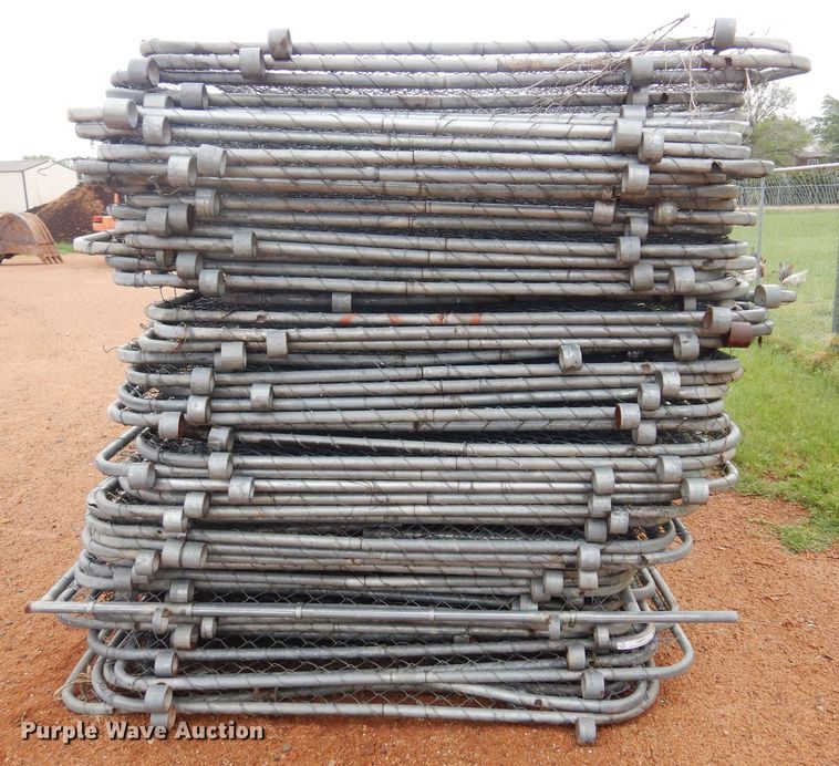 image for item LT9778 Approximately 52 fence panels