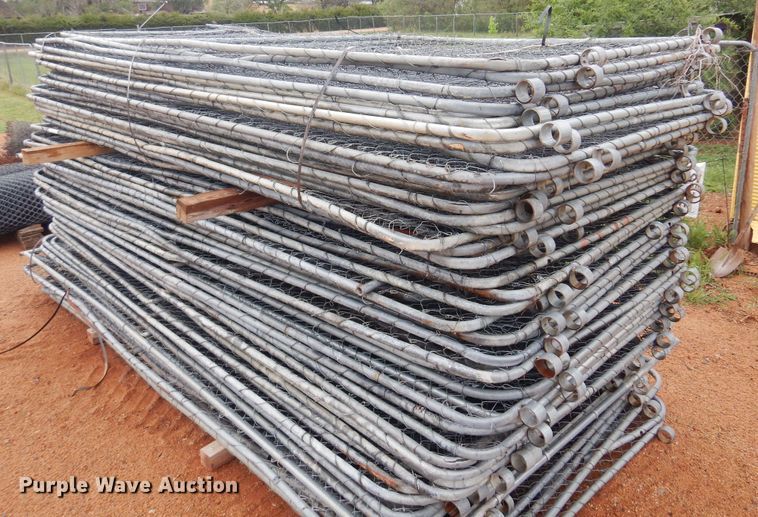 image for item LT9778 Approximately 52 fence panels