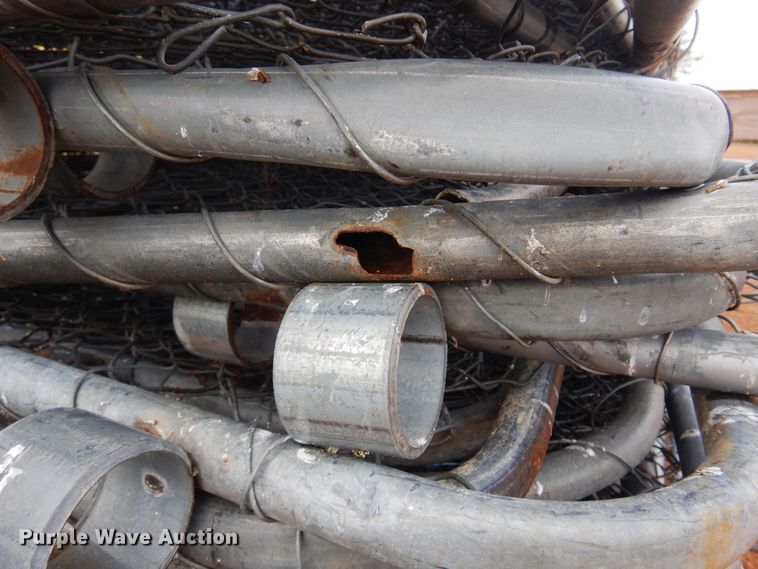 image for item LT9778 Approximately 52 fence panels