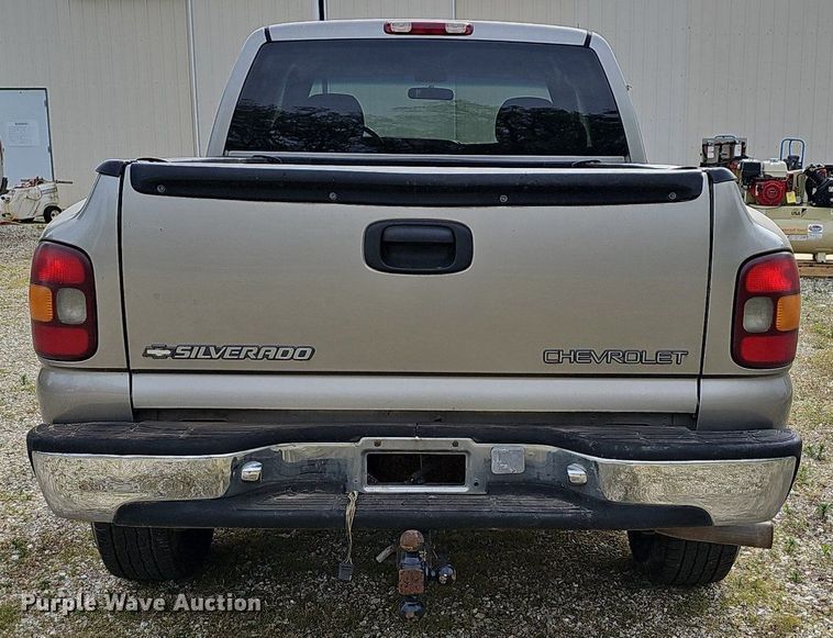 image for item LW9549 1999 Chevrolet Silverado 1500  Ext. Cab pickup truck