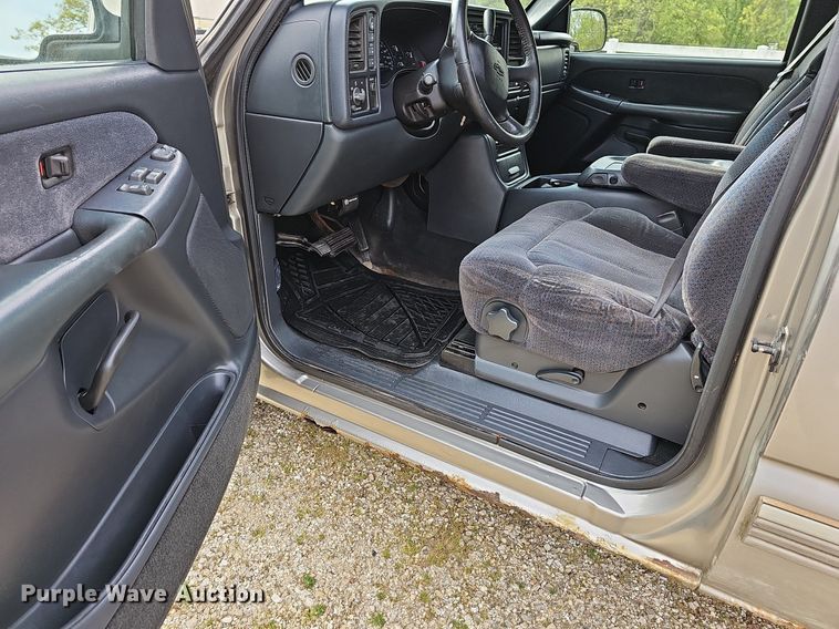 image for item LW9549 1999 Chevrolet Silverado 1500  Ext. Cab pickup truck