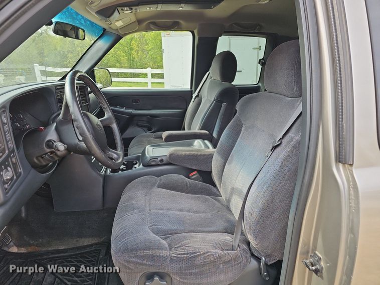 image for item LW9549 1999 Chevrolet Silverado 1500  Ext. Cab pickup truck