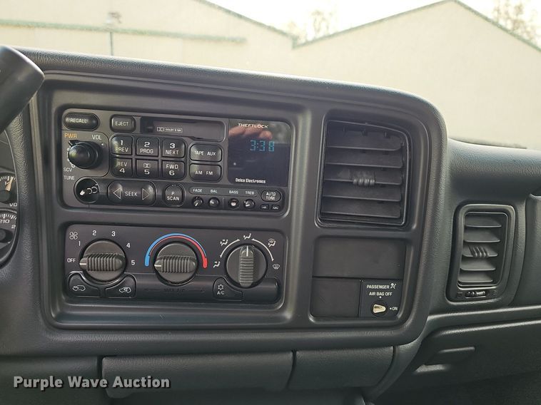 image for item LW9549 1999 Chevrolet Silverado 1500  Ext. Cab pickup truck