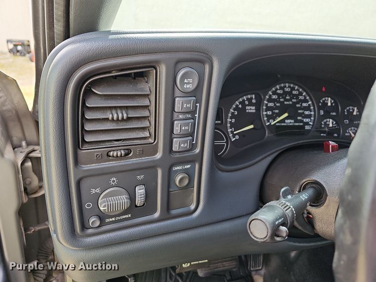 image for item LW9549 1999 Chevrolet Silverado 1500  Ext. Cab pickup truck