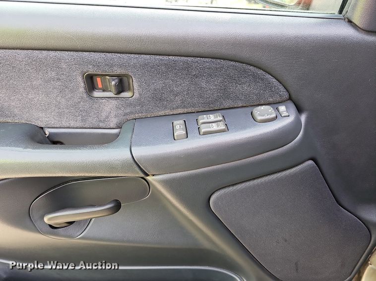 image for item LW9549 1999 Chevrolet Silverado 1500  Ext. Cab pickup truck