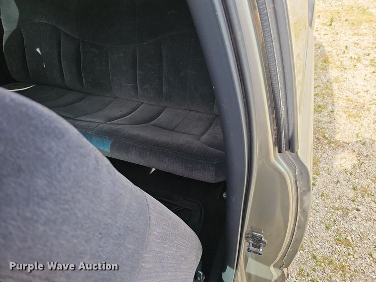 image for item LW9549 1999 Chevrolet Silverado 1500  Ext. Cab pickup truck