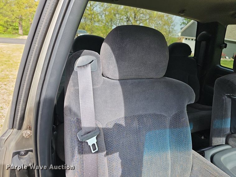 image for item LW9549 1999 Chevrolet Silverado 1500  Ext. Cab pickup truck