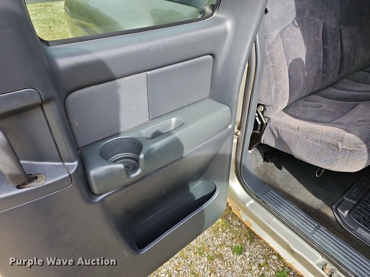 image for item LW9549 1999 Chevrolet Silverado 1500  Ext. Cab pickup truck