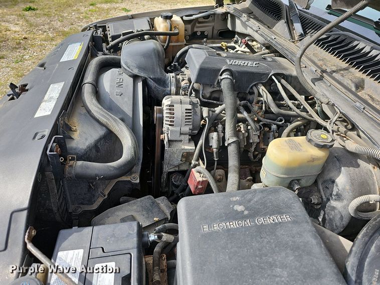 image for item LW9549 1999 Chevrolet Silverado 1500  Ext. Cab pickup truck