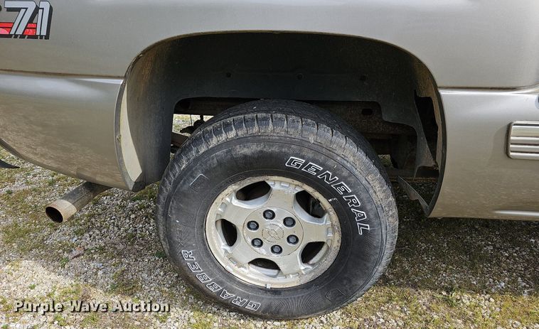 image for item LW9549 1999 Chevrolet Silverado 1500  Ext. Cab pickup truck