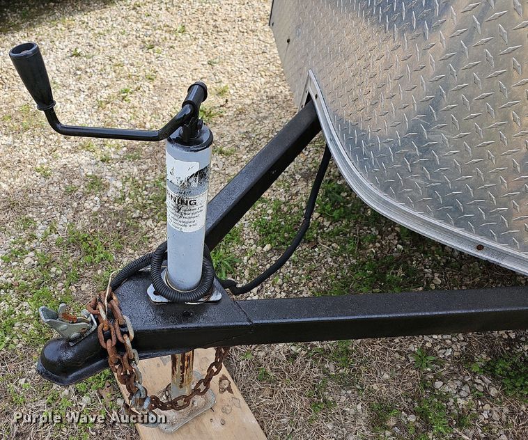 image for item LW9550 2008 Haulmark  enclosed cargo trailer