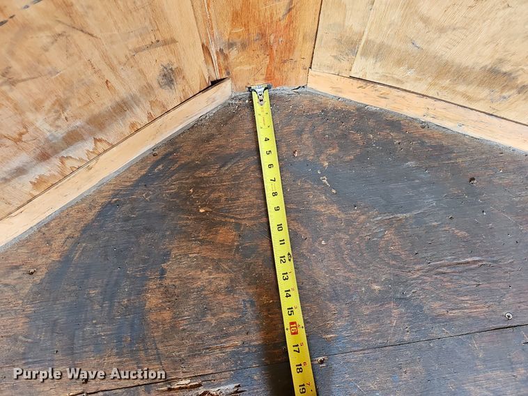 image for item LW9550 2008 Haulmark  enclosed cargo trailer