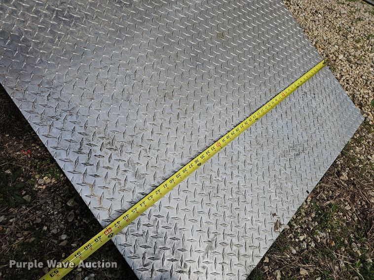 image for item LW9550 2008 Haulmark  enclosed cargo trailer