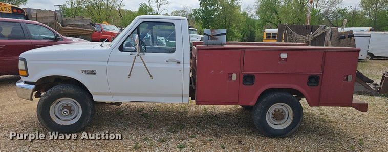 image for item LW9559 1994 Ford F250 XL  utility bed pickup truck