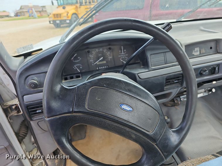 image for item LW9559 1994 Ford F250 XL  utility bed pickup truck