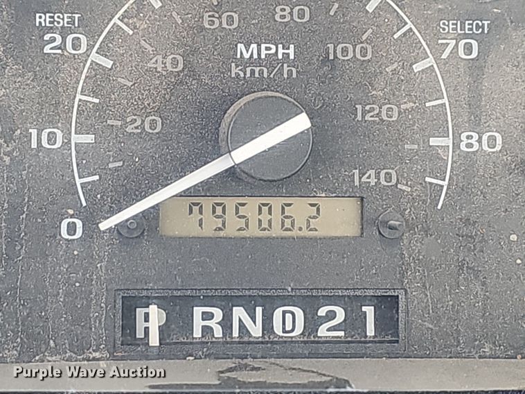 image for item LW9559 1994 Ford F250 XL  utility bed pickup truck