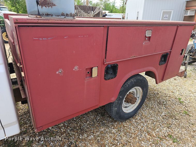 image for item LW9559 1994 Ford F250 XL  utility bed pickup truck