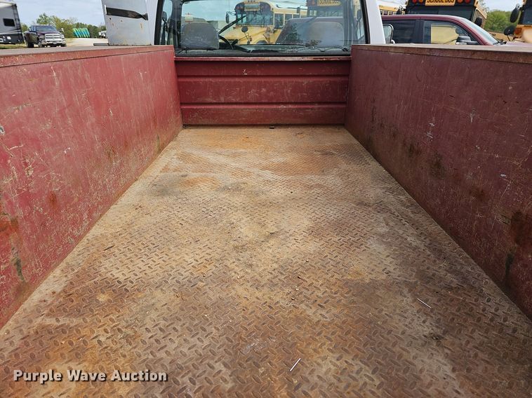 image for item LW9559 1994 Ford F250 XL  utility bed pickup truck