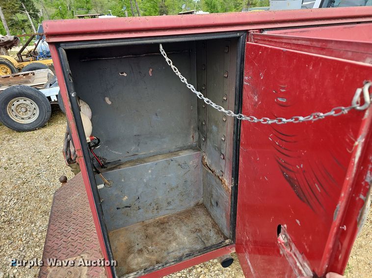 image for item LW9559 1994 Ford F250 XL  utility bed pickup truck