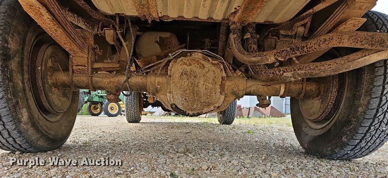 image for item LW9559 1994 Ford F250 XL  utility bed pickup truck