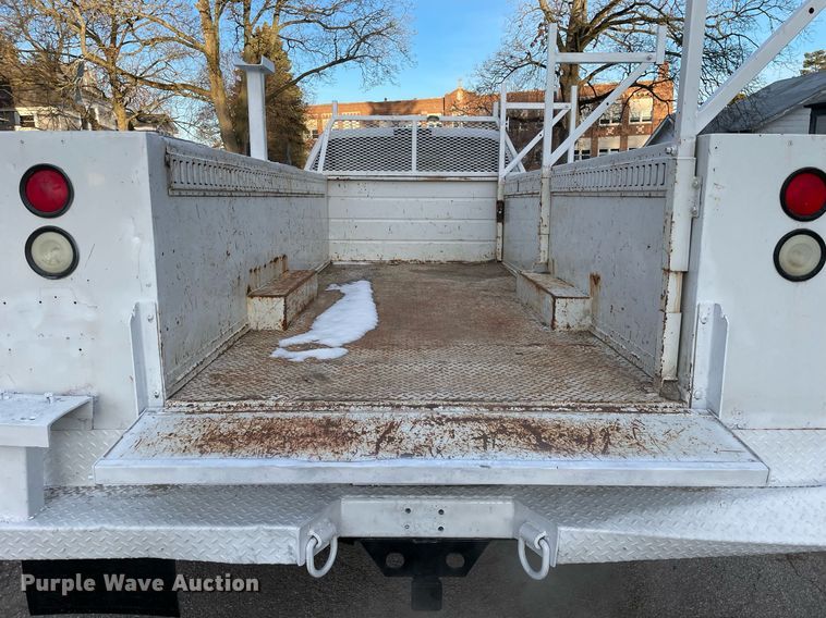 image for item MB9025 2007 Ford F350 Super Duty XL  utility bed pickup truck