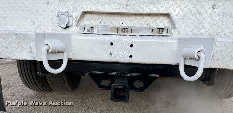 image for item MB9025 2007 Ford F350 Super Duty XL  utility bed pickup truck