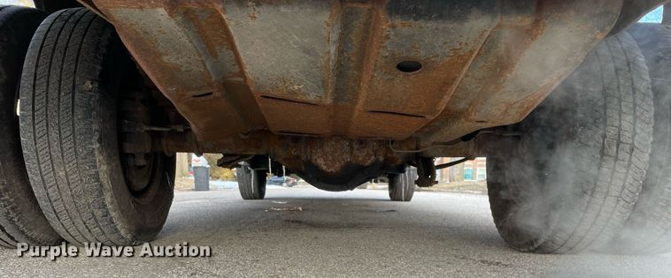 image for item MB9025 2007 Ford F350 Super Duty XL  utility bed pickup truck