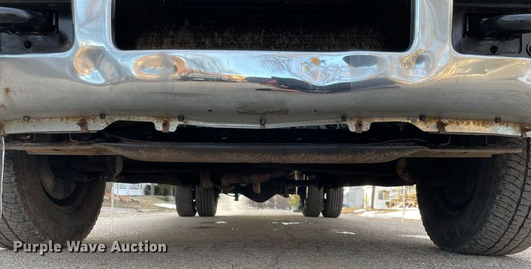 image for item MB9025 2007 Ford F350 Super Duty XL  utility bed pickup truck