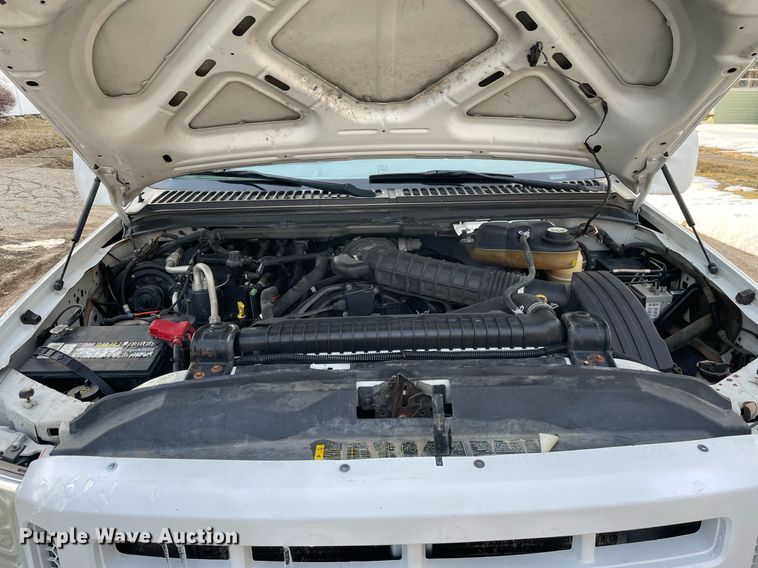 image for item MB9025 2007 Ford F350 Super Duty XL  utility bed pickup truck