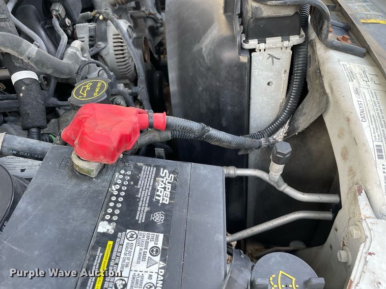 image for item MB9025 2007 Ford F350 Super Duty XL  utility bed pickup truck