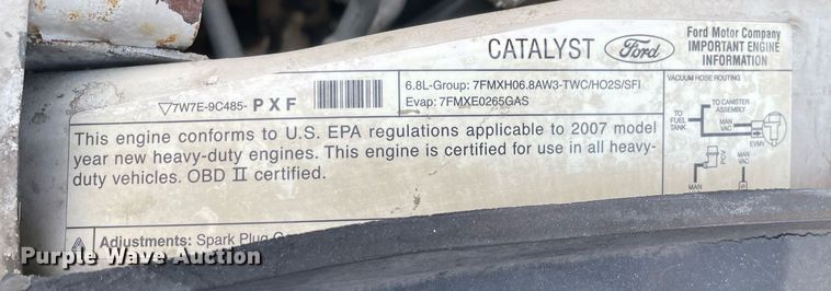 image for item MB9025 2007 Ford F350 Super Duty XL  utility bed pickup truck