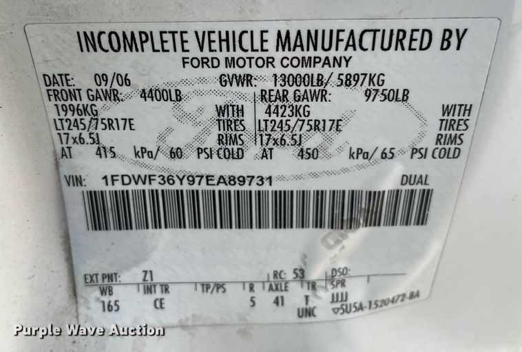 image for item MB9025 2007 Ford F350 Super Duty XL  utility bed pickup truck