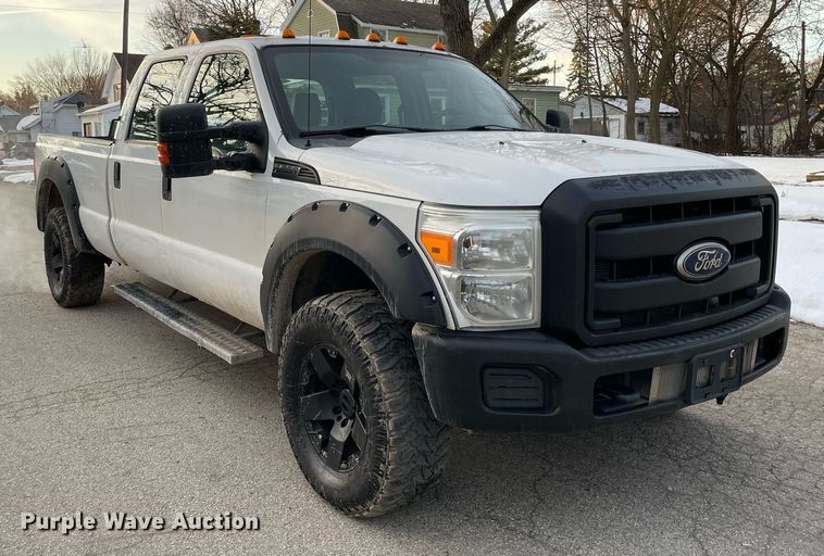 image for item MB9026 2011 Ford F350 Super Duty XL  Crew Cab pickup truck