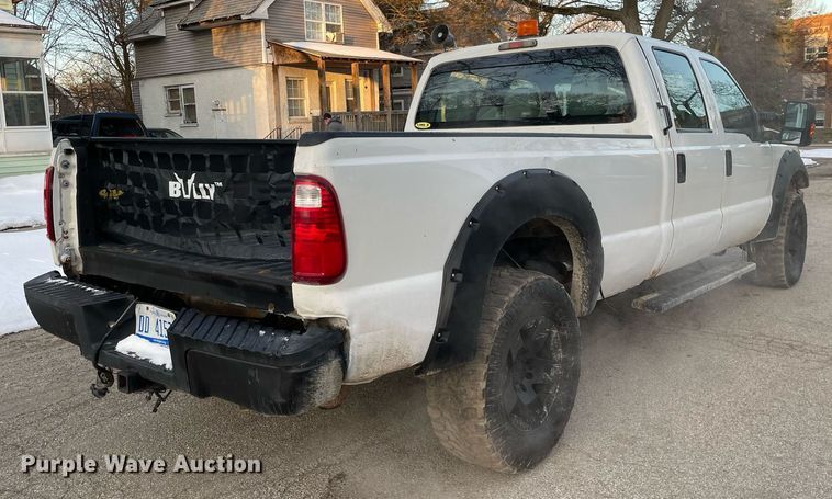 image for item MB9026 2011 Ford F350 Super Duty XL  Crew Cab pickup truck